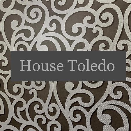 House Toledo Apartment เนเปิลส์ ภายนอก รูปภาพ