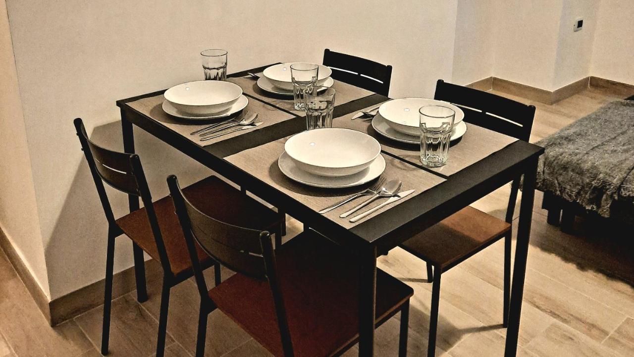 House Toledo Apartment เนเปิลส์ ภายนอก รูปภาพ