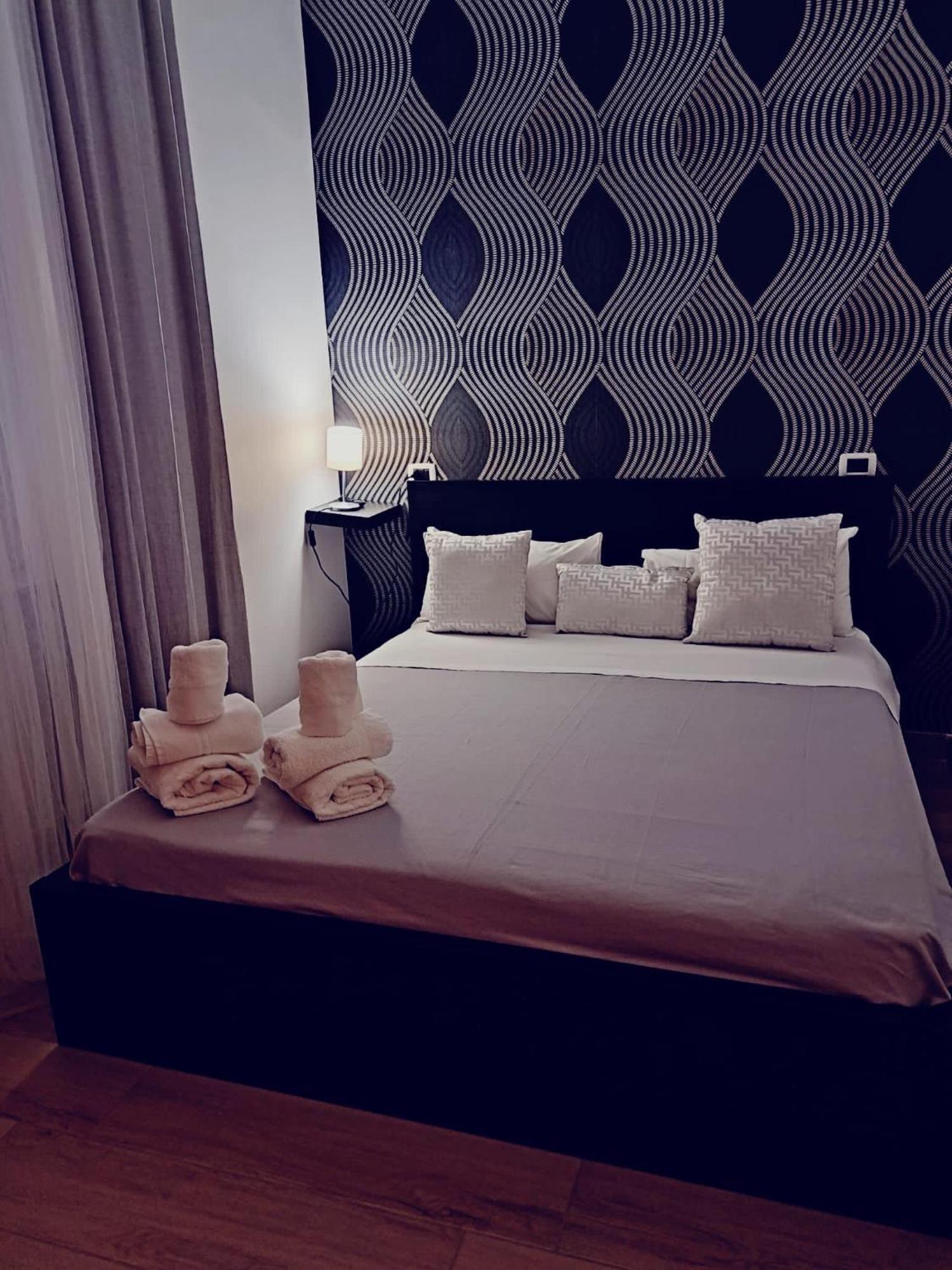 House Toledo Apartment เนเปิลส์ ภายนอก รูปภาพ