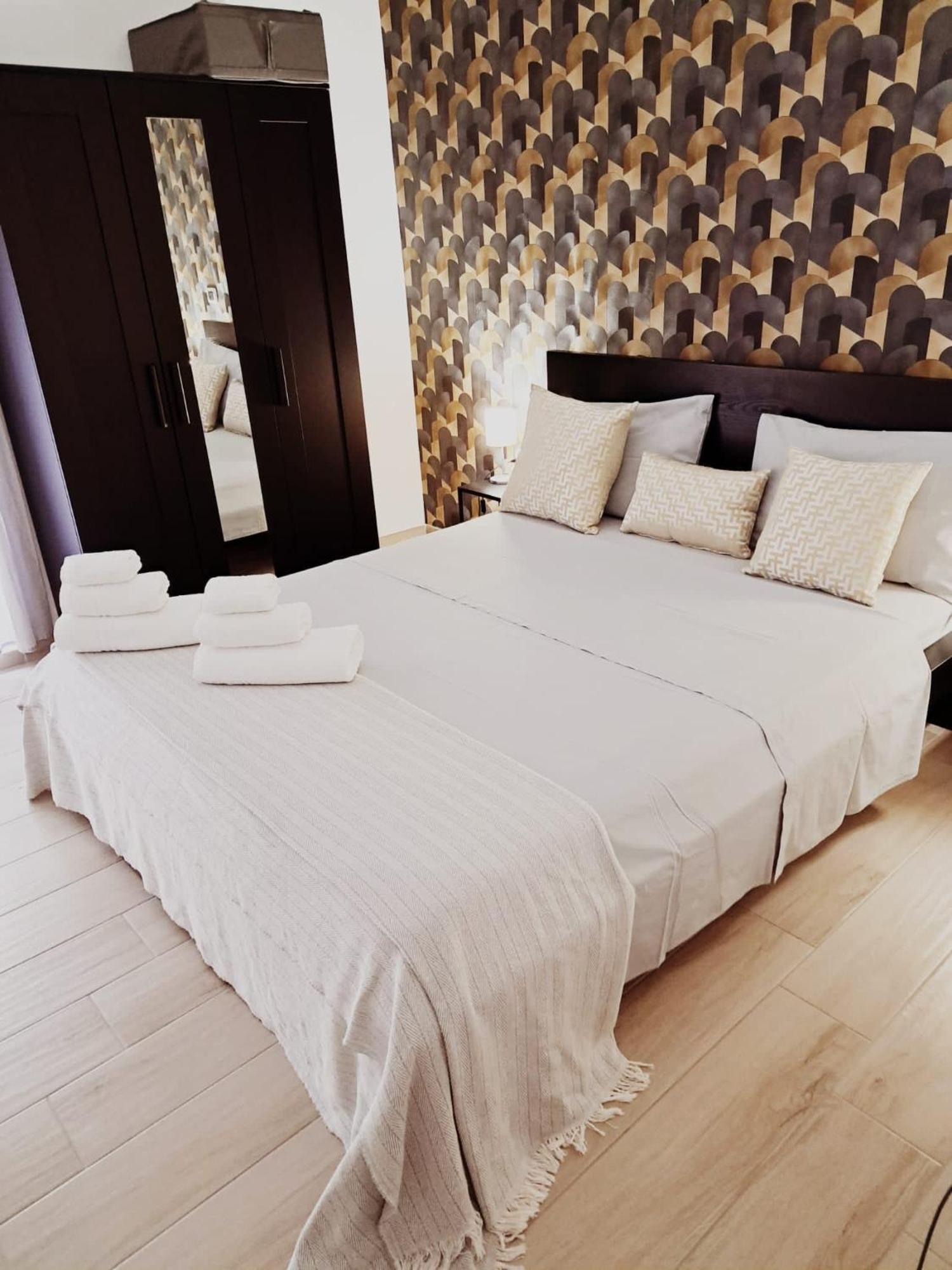 House Toledo Apartment เนเปิลส์ ภายนอก รูปภาพ