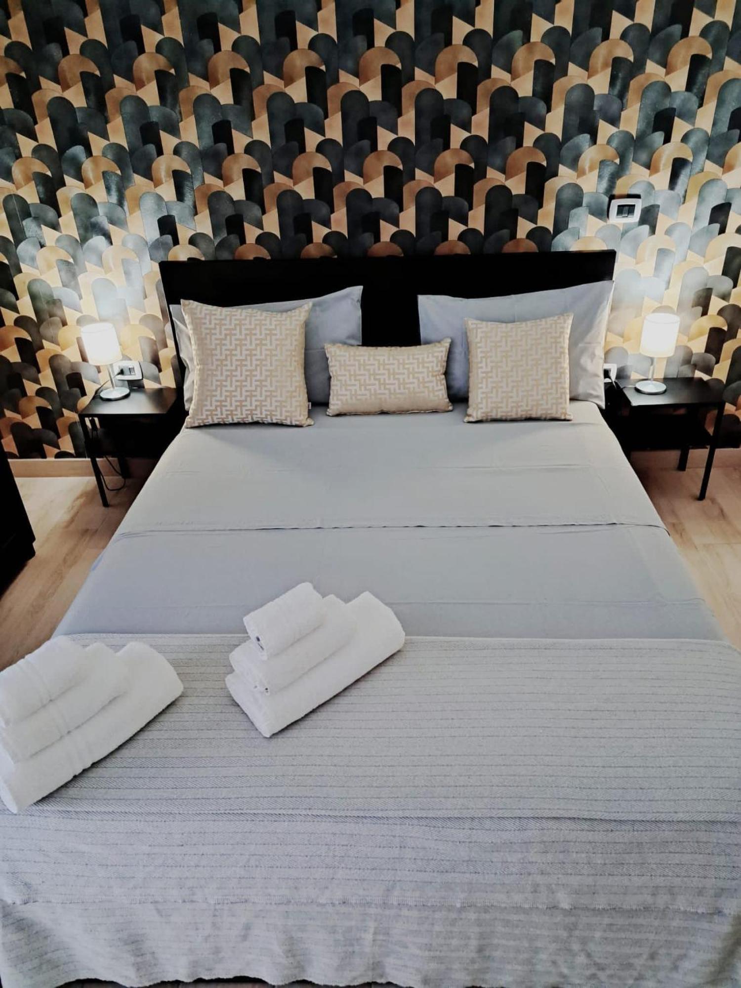 House Toledo Apartment เนเปิลส์ ภายนอก รูปภาพ